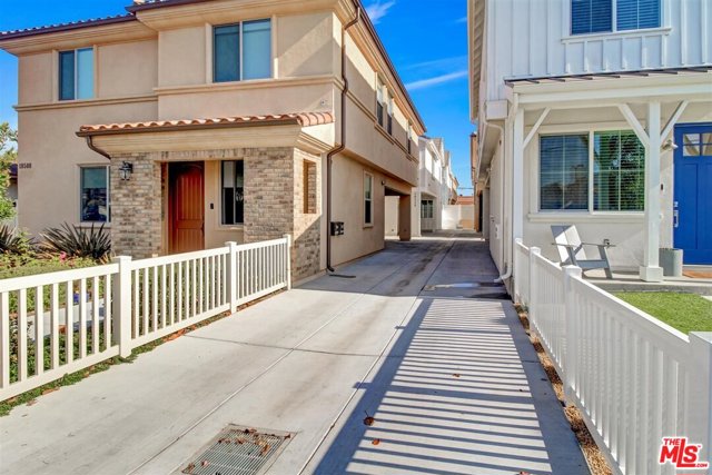 18510 Grevillea, Redondo Beach, California 90278, 3 Bedrooms Bedrooms, ,2 BathroomsBathrooms,Residential,Sold,Grevillea,21678102