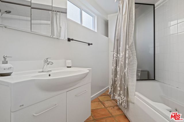 2 Bed Home for Sale in Los Angeles, California