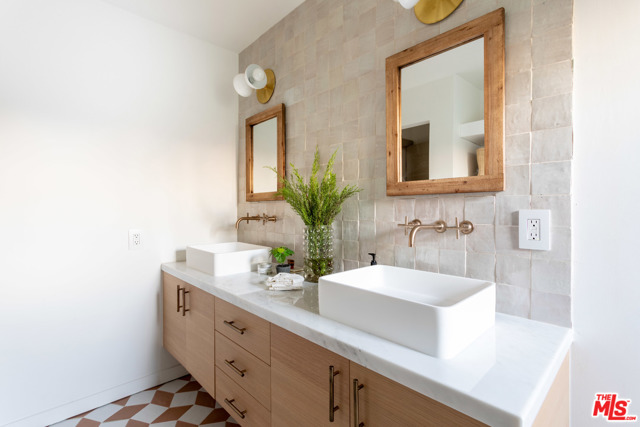 4 Bed Home for Sale in Los Angeles, California
