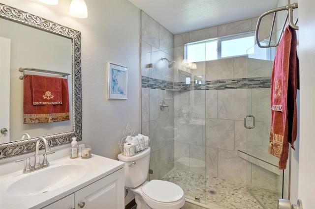 Recently redesigned Master bath - top notch, clean and tastefully done.