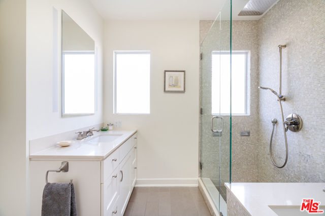 2 Bed Home for Sale in Los Angeles, California