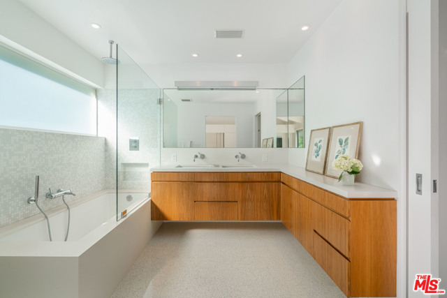 3 Bed Home for Sale in Los Angeles, California