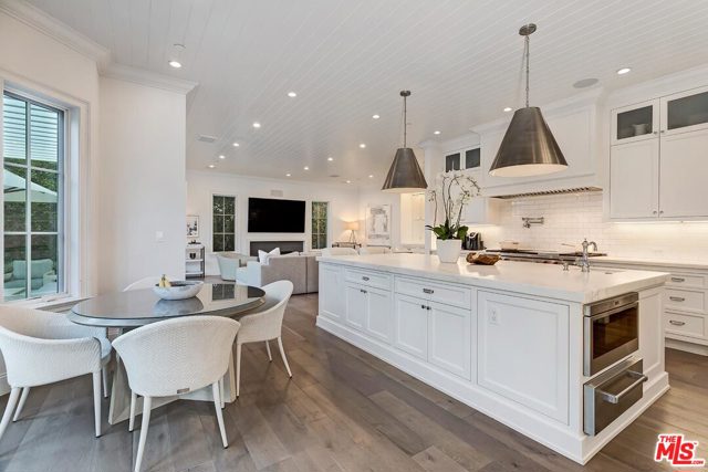 5 Bed Home for Sale in Los Angeles, California
