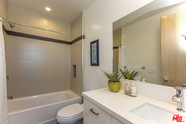1027 AVENUE A, Redondo Beach, California 90277, 4 Bedrooms Bedrooms, ,5 BathroomsBathrooms,Residential,Sold,AVENUE A,20576054
