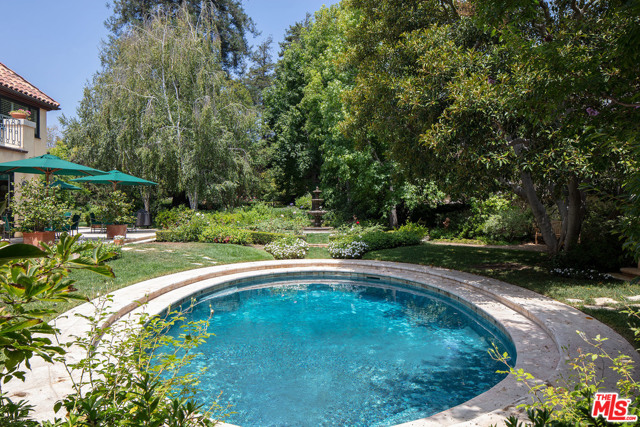5 Bed Home for Sale in Los Angeles, California