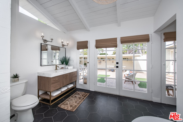 5 Bed Home for Sale in Santa Monica, California