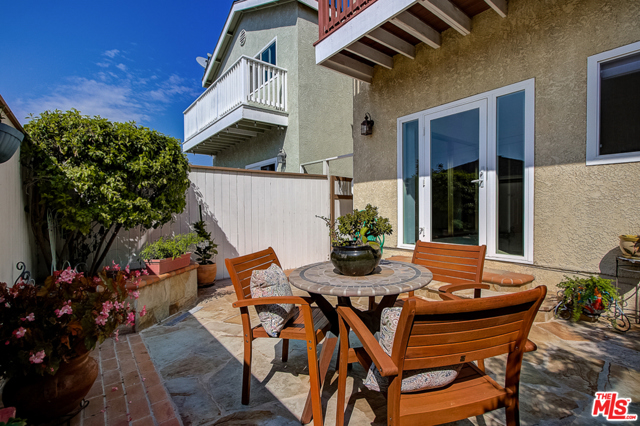 1613 Ford Avenue, Redondo Beach, California 90278, 3 Bedrooms Bedrooms, ,2 BathroomsBathrooms,Residential,Sold,Ford,20643506