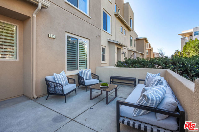 3 Bed Home for Sale in Hawthorne, California