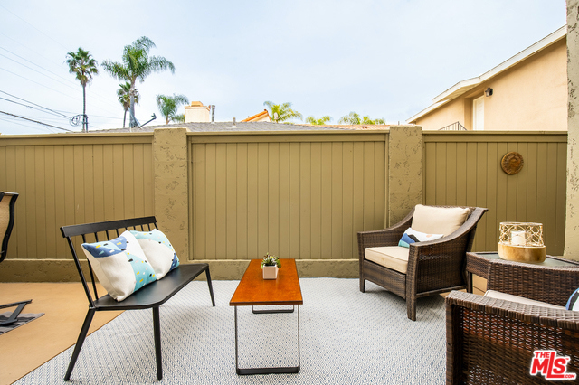 2210 HARRIMAN Lane, Redondo Beach, California 90278, 4 Bedrooms Bedrooms, ,2 BathroomsBathrooms,Residential,Sold,HARRIMAN,20544094