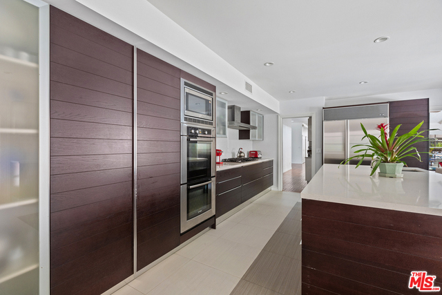 5 Bed Home for Sale in Encino, California