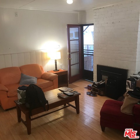 1st floor Apartment living room