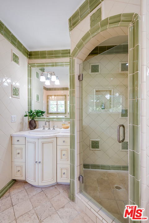 4 Bed Home for Sale in Los Angeles, California