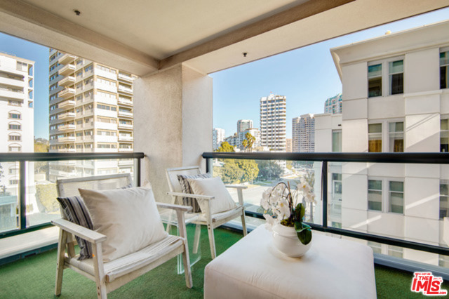 2 Bed Home for Sale in Los Angeles, California