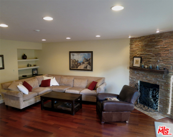 108 IRENA Avenue, Redondo Beach, California 90277, 2 Bedrooms Bedrooms, ,3 BathroomsBathrooms,Residential,Sold,IRENA,18322334