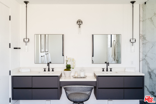 5 Bed Home for Sale in Pacific Palisades, California