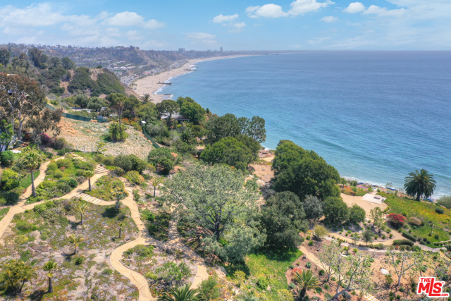 1 Bed Home for Sale in Pacific Palisades, California