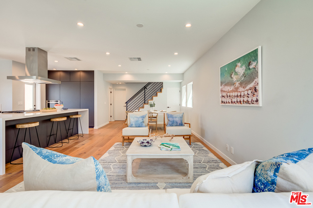 1017 8TH Street, Hermosa Beach, California 90254, 3 Bedrooms Bedrooms, ,2 BathroomsBathrooms,Residential,Sold,8TH,19507088