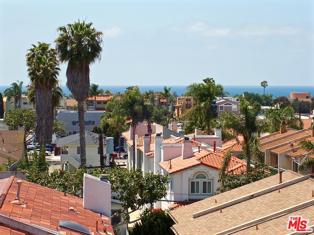 713 JUANITA Avenue, Redondo Beach, California 90277, 3 Bedrooms Bedrooms, ,3 BathroomsBathrooms,Residential,Sold,JUANITA,18338384