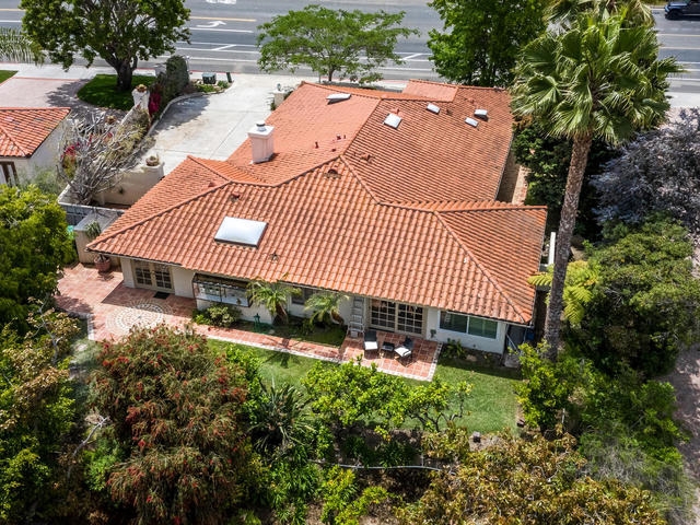 2814 La Costa Ave