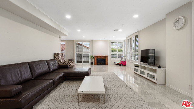 3 Bed Home for Sale in Los Angeles, California