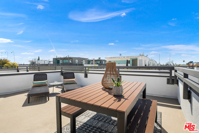 2 Bed Home for Sale in Los Angeles, California
