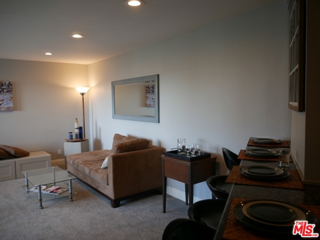 610 THE VILLAGE, Redondo Beach, California 90277, 1 Bedroom Bedrooms, ,1 BathroomBathrooms,Residential,Sold,THE VILLAGE,18390044