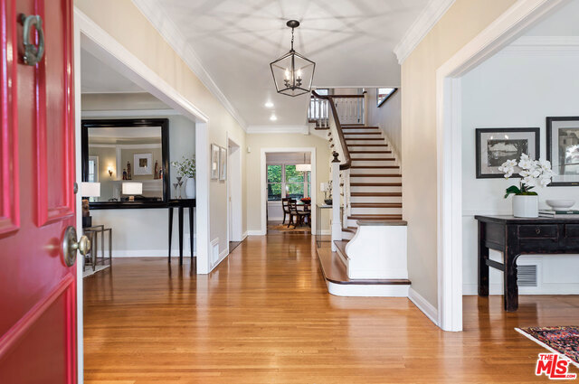 5 Bed Home for Sale in Los Angeles, California