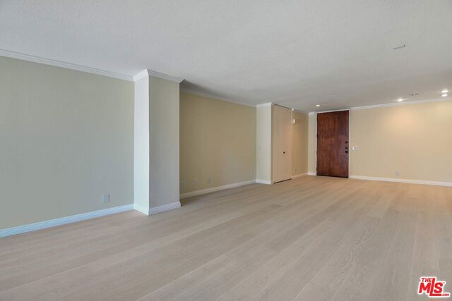1 Bed Home for Sale in Los Angeles, California