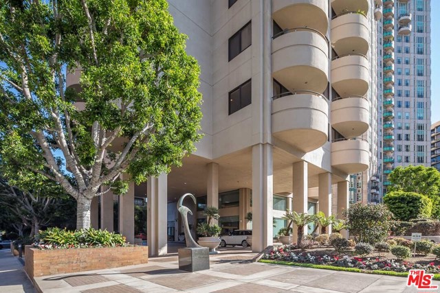 2 Bed Home for Sale in Los Angeles, California