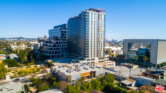 1 Bed Home for Sale in Los Angeles, California