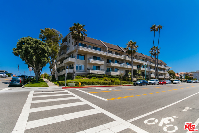 700 Esplanade, Redondo Beach, California 90277, 2 Bedrooms Bedrooms, ,2 BathroomsBathrooms,Residential,Sold,Esplanade,20597126