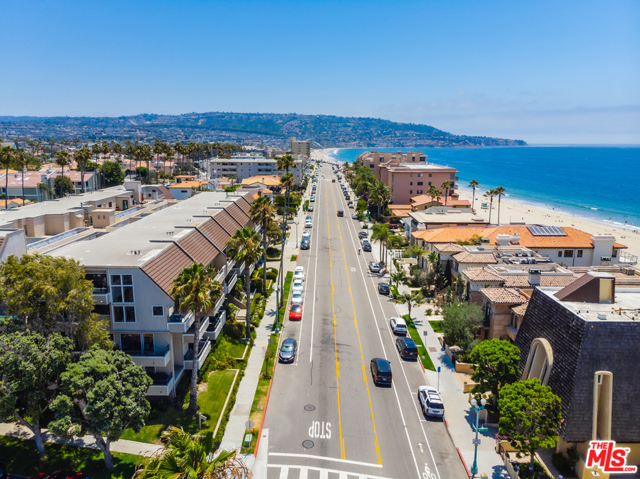 700 Esplanade, Redondo Beach, California 90277, 2 Bedrooms Bedrooms, ,2 BathroomsBathrooms,Residential,Sold,Esplanade,20597126