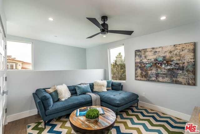 2423 Rockefeller Lane, Redondo Beach, California 90278, 5 Bedrooms Bedrooms, ,5 BathroomsBathrooms,Residential,Sold,Rockefeller,20581390