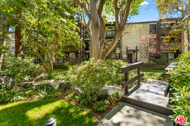 1 Bed Home for Sale in Playa del Rey, California