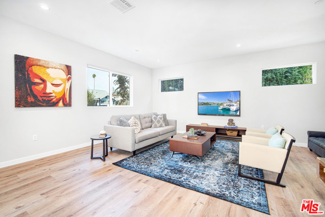  Income Home for Sale in Los Angeles, California