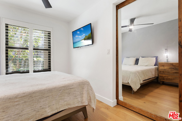 1 Bed Home for Sale in Playa del Rey, California