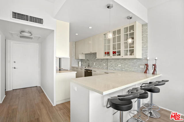 1 Bed Home for Sale in Los Angeles, California
