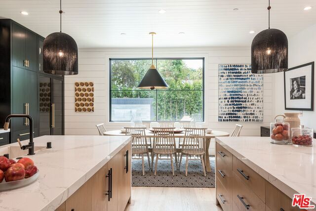 5 Bed Home for Sale in Studio City, California