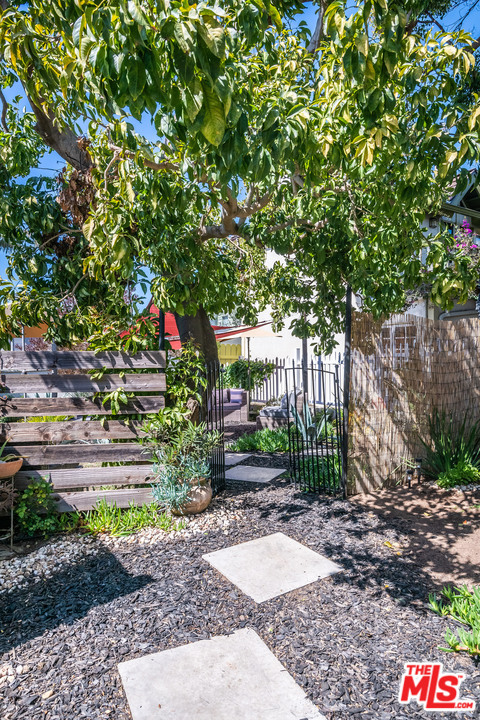 2 Bed Home for Sale in El Segundo, California