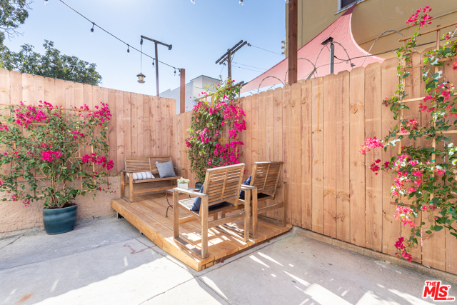 1 Bed Home for Sale in Los Angeles, California