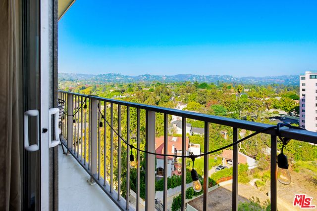 1 Bed Home for Sale in Los Angeles, California