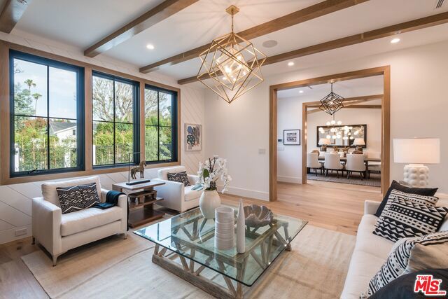 5 Bed Home for Sale in Studio City, California