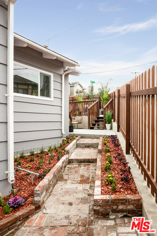 1700 FORD Avenue, Redondo Beach, California 90278, 3 Bedrooms Bedrooms, ,2 BathroomsBathrooms,Residential,Sold,FORD,19430724