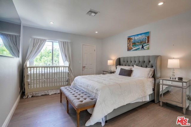 2 Bed Home for Sale in Studio City, California