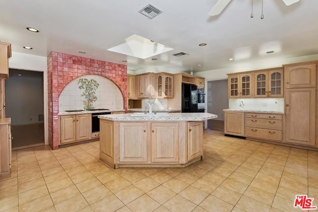 5 Bed Home for Sale in Encino, California