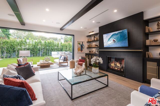 5 Bed Home for Sale in Studio City, California