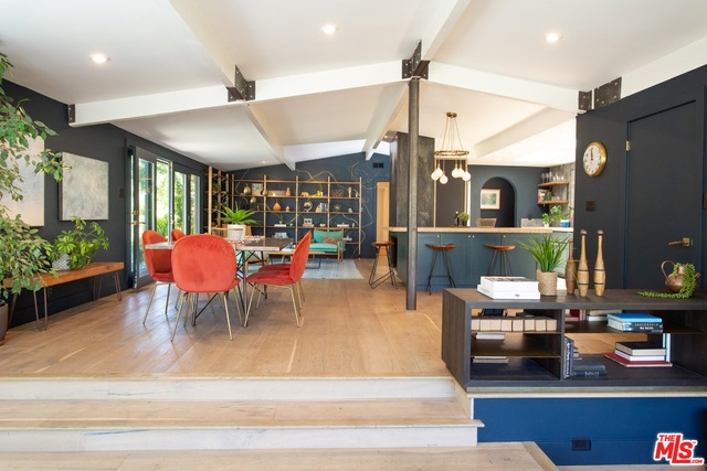 2261 CARRIAGE Drive, Rolling Hills Estates, California 90274, 4 Bedrooms Bedrooms, ,4 BathroomsBathrooms,Residential,Sold,CARRIAGE,19486406