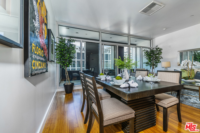 1 Bed Home for Sale in Los Angeles, California