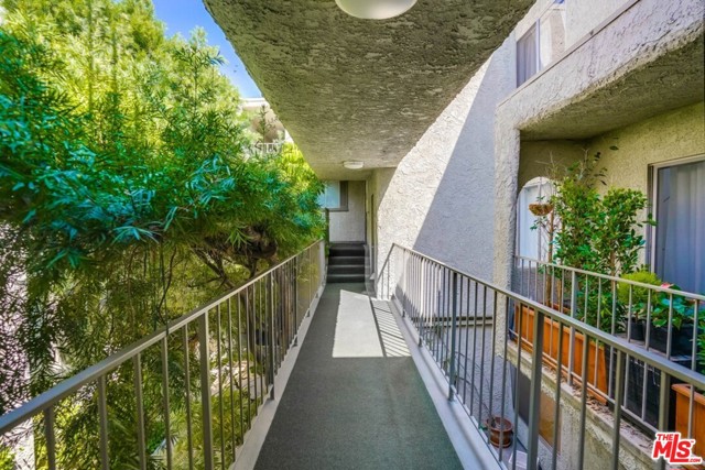 2 Bed Home for Sale in Studio City, California