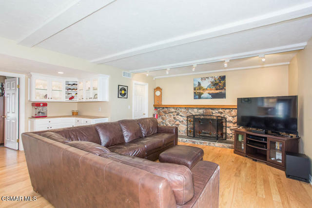6 Bed Home for Sale in Thousand Oaks, California
